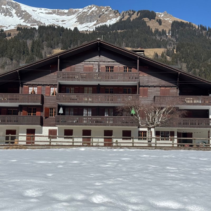 PPE TORRENTVUE SUR LE MASSIF DES DIABLERETS  PRES DE LA COOP ET DU CABINET MEDICAL AVEC UNE PLACE DE PARC 