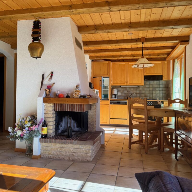 PPE PRE-RIAUX C VUE MAGNIFIQUE SUR LE MASSIF DES DIABLERETS AVEC UN GARAGE JOLI APPARTEMENT MEUBLE