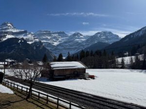 PPE TORRENT VUE SUR LE MASSIF DES DIABLERETS  PRES DE LA COOP ET DU CABINET MEDICAL AVEC UNE PLACE DE PARC