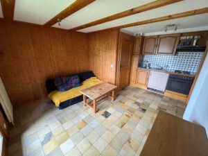 PPE LE ROCHER E JOLI PETIT APPARTEMENT TRES TRANQUILLE ET PRES DU VILLAGE  AVEC UNE PLACE DE PARC