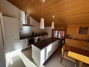 PPE ROCHER B MAGNIFIQUE  APPARTEMENT AU VILLAGE  AVEC UN COUVERT A VOITURE