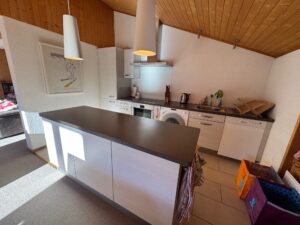 PPE ROCHER B MAGNIFIQUE  APPARTEMENT AU VILLAGE  AVEC UN COUVERT A VOITURE