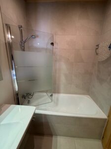 PPE ROCHER B MAGNIFIQUE  APPARTEMENT AU VILLAGE  AVEC UN COUVERT A VOITURE