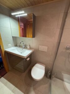 PPE ROCHER B MAGNIFIQUE  APPARTEMENT AU VILLAGE  AVEC UN COUVERT A VOITURE