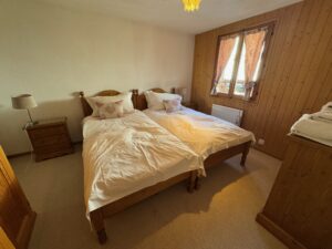 PPE ROCHER B MAGNIFIQUE  APPARTEMENT AU VILLAGE  AVEC UN COUVERT A VOITURE