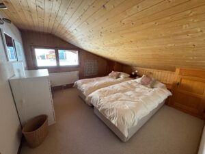 PPE ROCHER B MAGNIFIQUE  APPARTEMENT AU VILLAGE  AVEC UN COUVERT A VOITURE