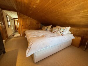 PPE ROCHER B MAGNIFIQUE  APPARTEMENT AU VILLAGE  AVEC UN COUVERT A VOITURE