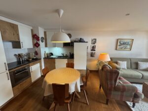 PPE ERMITAGE B (31) MAGNIFIQUE APPARTEMENT MEUBLE AU CENTRE DU VILLAGE AVEC UN GARAGE ET ASCENSEUR