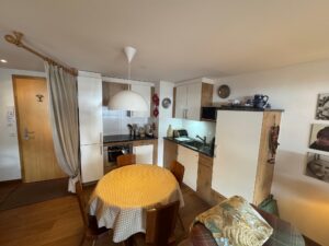 PPE ERMITAGE B (31) MAGNIFIQUE APPARTEMENT MEUBLE AU CENTRE DU VILLAGE AVEC UN GARAGE ET ASCENSEUR