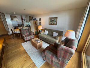 PPE ERMITAGE B (31) MAGNIFIQUE APPARTEMENT MEUBLE AU CENTRE DU VILLAGE AVEC UN GARAGE ET ASCENSEUR