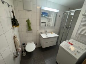 PPE ERMITAGE B (31) MAGNIFIQUE APPARTEMENT MEUBLE AU CENTRE DU VILLAGE AVEC UN GARAGE ET ASCENSEUR